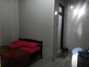  Hotel Artha  Матарам